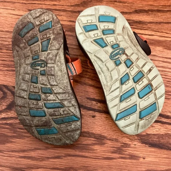 Toddler Boys Chacos size 10 Orange and blue - Picture 5 of 7